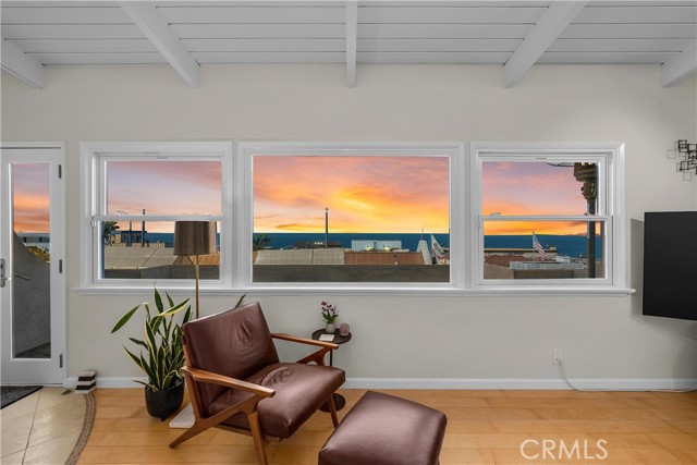 3605 Crest Drive, Manhattan Beach, California 90266, 2 Bedrooms Bedrooms, ,1 BathroomBathrooms,Residential,Sold,Crest,SB21199066