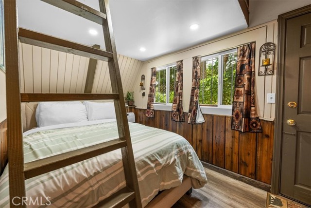 1277 Lovers Lane, Rimforest CA: https://media.crmls.org/medias/f94477ac-3523-4244-b0e5-8fd6f0fff91d.jpg