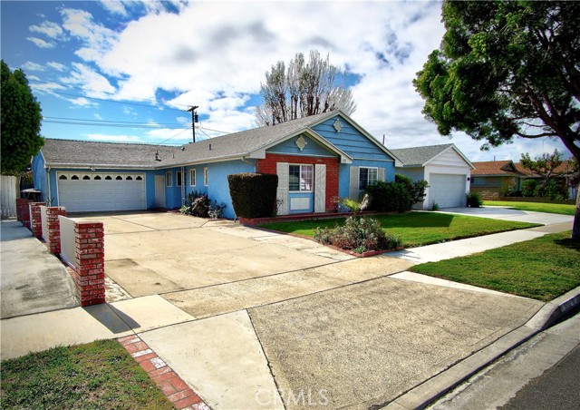 9292 Ambassador Dr, Westminster, CA 92683