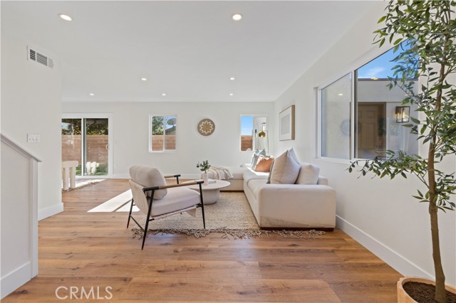 Detail Gallery Image 5 of 38 For 28218 Oaklar Dr, Saugus,  CA 91350 - 4 Beds | 3 Baths