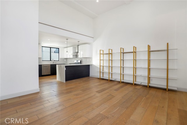 Detail Gallery Image 9 of 46 For 2400 Glendale Ct, Los Angeles,  CA 90039 - 3 Beds | 3 Baths