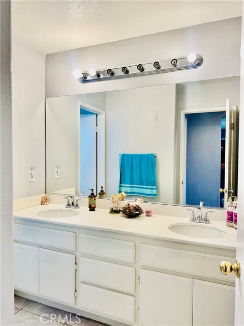10506 Lee Avenue, Adelanto CA: https://media.crmls.org/medias/f9464753-e186-4eae-8d15-24b04b401762.jpg