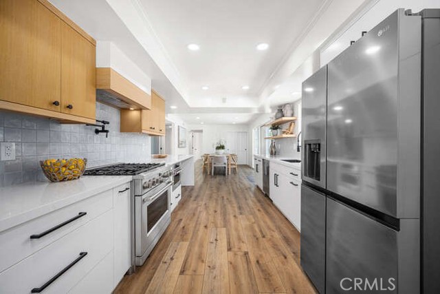 3221 Copa De Oro Drive, Los Alamitos CA: https://media.crmls.org/medias/f9472ed5-3aaa-4e72-b37a-4a63bd499dad.jpg