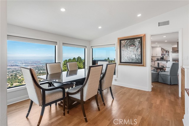3300 Crownview Drive, Rancho Palos Verdes CA: https://media.crmls.org/medias/f9478ac4-1e0b-4782-b635-67baee583410.jpg