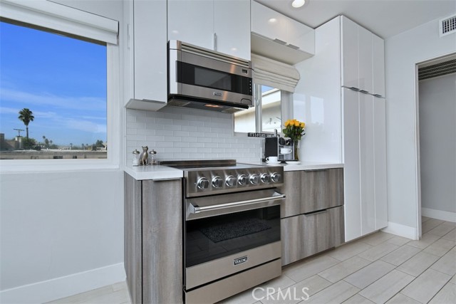 Detail Gallery Image 23 of 48 For 13543 Moorpark St #15,  Sherman Oaks,  CA 91423 - 1 Beds | 1/1 Baths