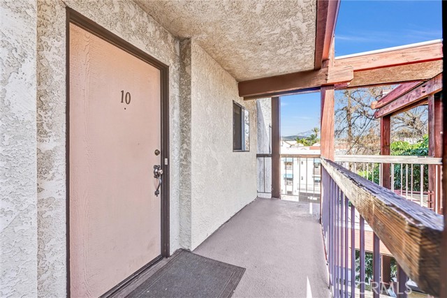 Detail Gallery Image 3 of 18 For 1304 Stanley #10,  Glendale,  CA 91206 - 3 Beds | 2 Baths