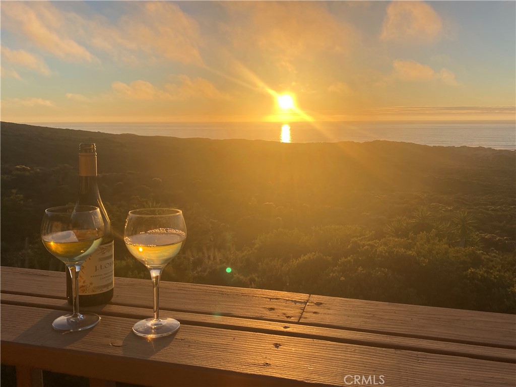 https://media.crmls.org/medias/f949c5e7-f263-4525-a3d0-3b730a096433.jpg?preset=X-Large