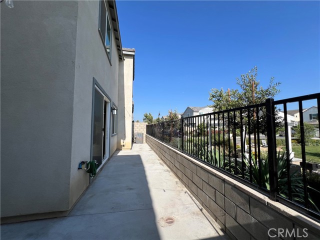 4292 S Heather Privado, Ontario CA: https://media.crmls.org/medias/f94a1062-f39d-401b-b022-443d00015db6.jpg
