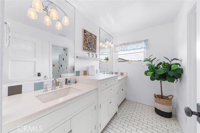 Detail Gallery Image 32 of 65 For 291 Argonne Ave, Long Beach,  CA 90803 - 5 Beds | 4 Baths