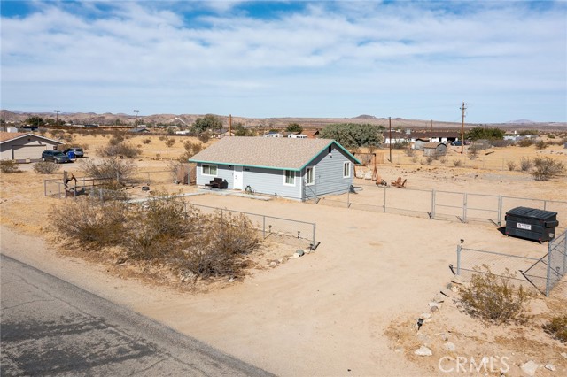 Detail Gallery Image 3 of 50 For 65076 E Broadway, Joshua Tree,  CA 92252 - 2 Beds | 1 Baths