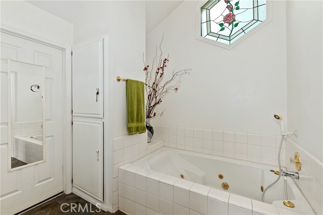 26349 Walnut Hills Drive, Lake Arrowhead CA: https://media.crmls.org/medias/f94c9f56-f261-463a-9a82-53a8b7f4cf25.jpg