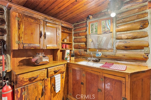 Detail Gallery Image 15 of 32 For 41099 Valley of the Falls, Forest Falls,  CA 92339 - 2 Beds | 1 Baths