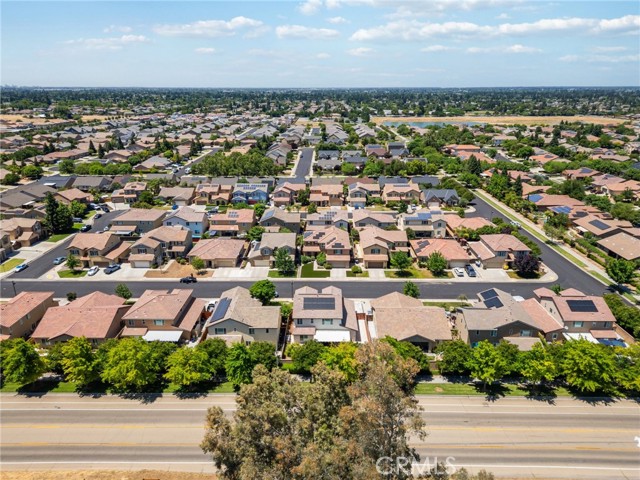 1697 Whiteash Avenue, Clovis CA: https://media.crmls.org/medias/f94da0d2-5d7e-4866-afa0-5dfb0aefb3fb.jpg