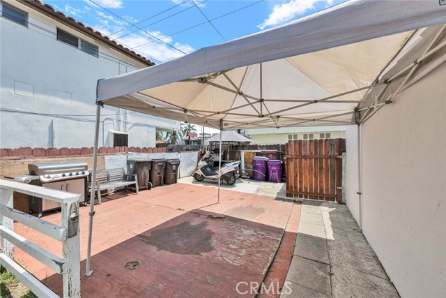 2184 Cedar Avenue, Long Beach CA: https://media.crmls.org/medias/f94eb32a-9aec-4404-a79d-3b48c81013a1.jpg
