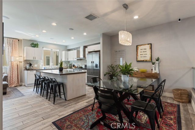 4812 Ben Ave, Valley Village CA: https://media.crmls.org/medias/f94f6a62-6120-4e46-9bc5-c0eb57894850.jpg