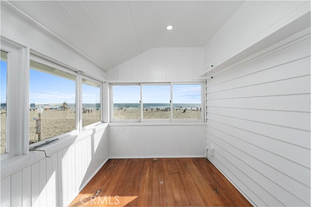 Detail Gallery Image 14 of 33 For 2500 W Oceanfront, Newport Beach,  CA 92663 - 3 Beds | 3 Baths