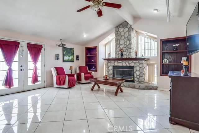 Detail Gallery Image 22 of 64 For 10842 Leffingwell Rd, Norwalk,  CA 90650 - 3 Beds | 3 Baths