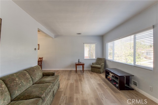 Detail Gallery Image 4 of 28 For 2107 Cyril Ave, Los Angeles,  CA 90032 - 3 Beds | 1 Baths