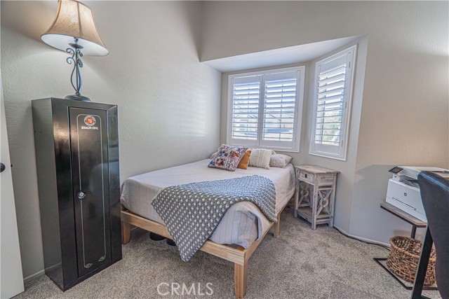 Detail Gallery Image 39 of 65 For 20019 Nutcracker Ct, Canyon Country,  CA 91351 - 4 Beds | 2/1 Baths