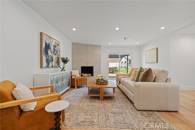 8840 Valjean Avenue, North Hills CA: https://media.crmls.org/medias/f9505ca3-80d6-48d9-a540-40c71687dbb0.jpg