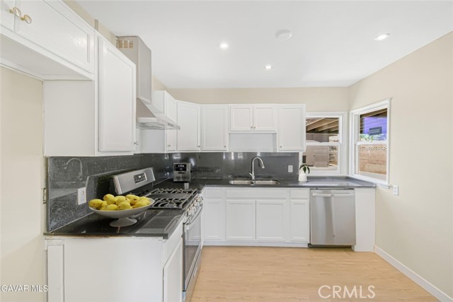 203 E Avenue P4, Palmdale CA: https://media.crmls.org/medias/f950fdc6-5aba-4587-a9cf-4d1e2b3bc0a4.jpg