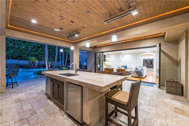 6561 Horseshoe Lane, Huntington Beach CA: https://media.crmls.org/medias/f9515226-f8dd-42ba-af69-0002d8b64d0b.jpg