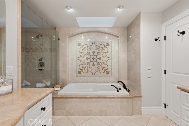 2567 Oakshore Drive, Westlake Village CA: https://media.crmls.org/medias/f9518ac6-9515-40ad-887b-dcd5fd2f7541.jpg