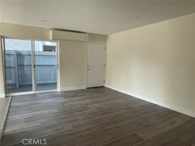 Detail Gallery Image 7 of 10 For 14805 Chase St #104,  Panorama City,  CA 91402 - 2 Beds | 1 Baths