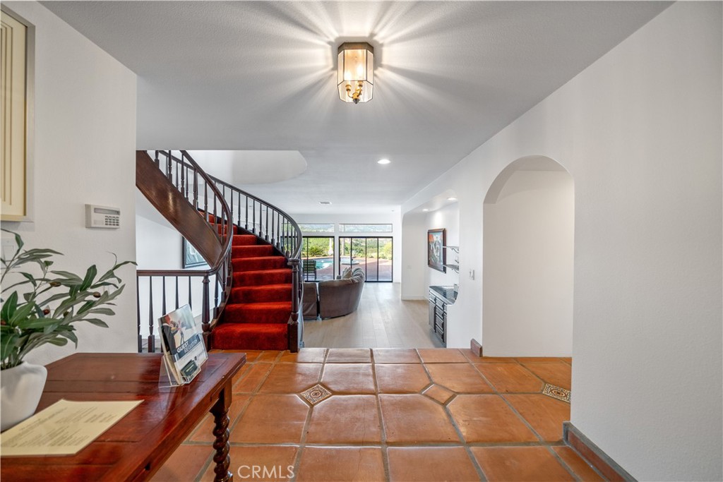 MLS #OC25176805 img 3