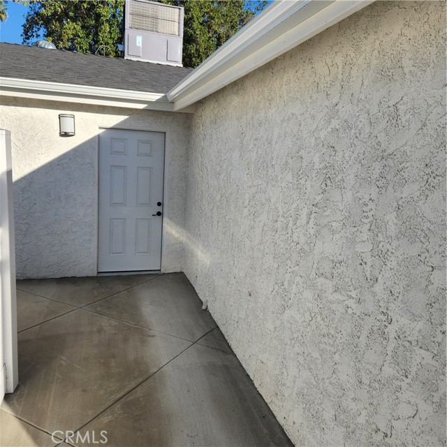 Detail Gallery Image 9 of 9 For 6946 Cedros Ave, Van Nuys,  CA 91405 - 3 Beds | 2 Baths