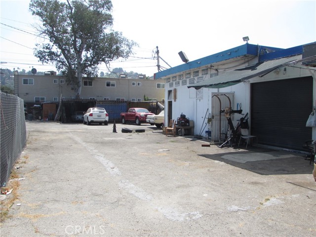 Image 37 of 50 For 3900 Figueroa