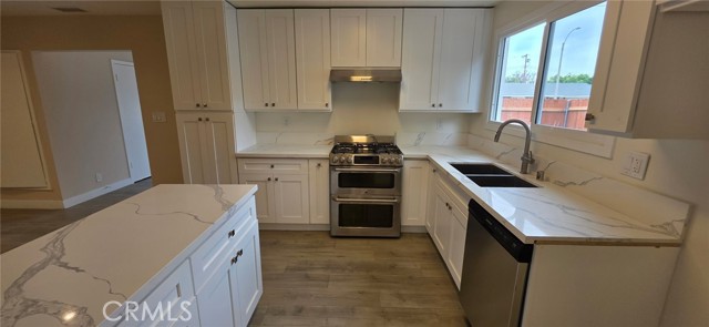 Detail Gallery Image 2 of 14 For 23300 Welby, West Hills,  CA 91307 - 3 Beds | 2 Baths