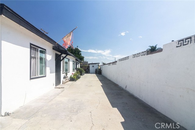 Detail Gallery Image 5 of 32 For 22428 Devlin, Hawaiian Gardens,  CA 90716 - 4 Beds | 2 Baths