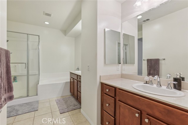 28519 Pietro Drive, Valencia CA: https://media.crmls.org/medias/f953b6d1-6b96-437f-ac51-1c5750f173bd.jpg