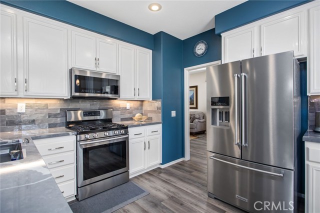 39691 Ashland Way, Murrieta CA: https://media.crmls.org/medias/f953ca6c-1793-43c5-a612-129c1720556e.jpg