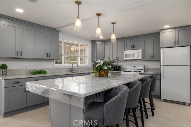 Detail Gallery Image 14 of 47 For 10954 Cool Lake, San Diego,  CA 92128 - 4 Beds | 2/1 Baths