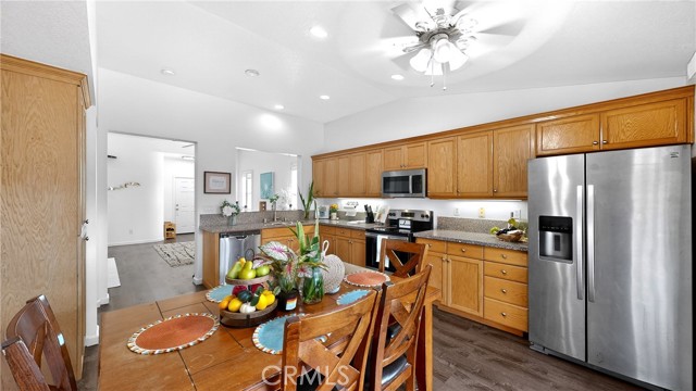 Detail Gallery Image 13 of 47 For 2368 Hearthsong Ct, Riverbank,  CA 95367 - 3 Beds | 2 Baths