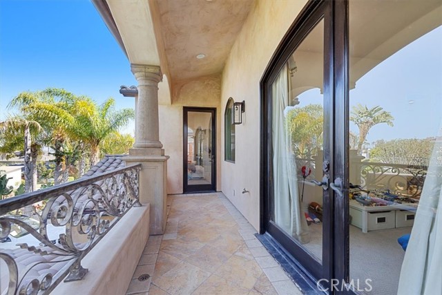 2807 Elm Avenue, Manhattan Beach, California 90266, 5 Bedrooms Bedrooms, ,4 BathroomsBathrooms,Residential,Sold,Elm,SB22102726