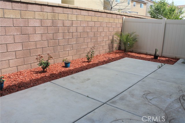 Detail Gallery Image 12 of 18 For 27376 Red Rock Rd, Moreno Valley,  CA 92555 - 4 Beds | 2/1 Baths
