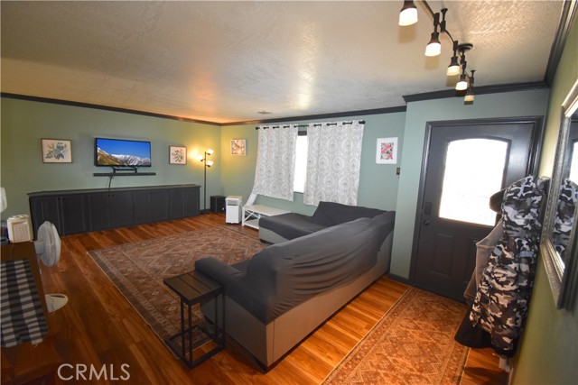 Detail Gallery Image 6 of 16 For 14247 Mission St, Oak Hills,  CA 92344 - 3 Beds | 2 Baths