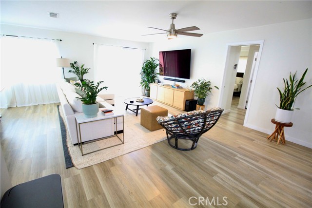 Detail Gallery Image 13 of 41 For 3305 W Thornton Ave, Anaheim,  CA 92804 - 3 Beds | 2 Baths