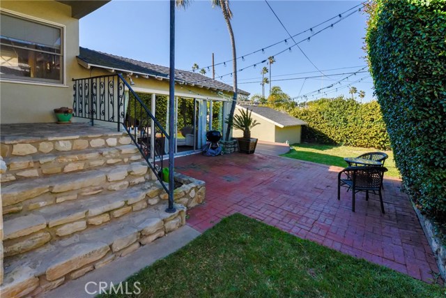 1401 11th Street, Manhattan Beach, California 90266, 3 Bedrooms Bedrooms, ,2 BathroomsBathrooms,Residential,Sold,11th,SB17042358