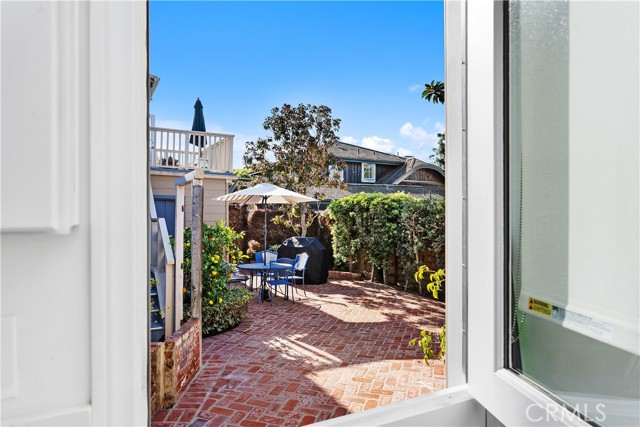 Detail Gallery Image 14 of 35 For 617 Lombardy, Laguna Beach,  CA 92651 - 3 Beds | 3 Baths