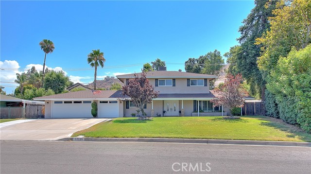 Detail Gallery Image 1 of 1 For 12125 Dos Rios Ave, Grand Terrace,  CA 92313 - 5 Beds | 3 Baths