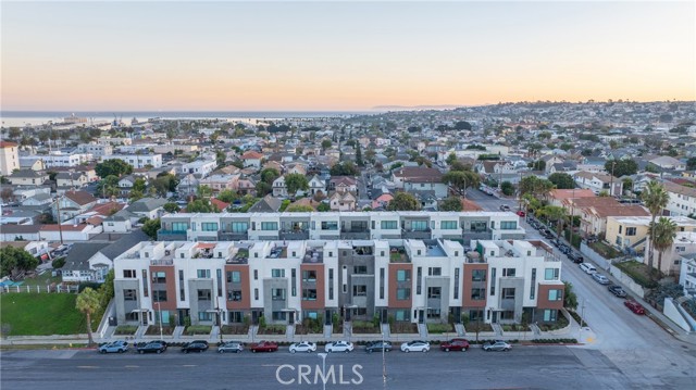 Detail Gallery Image 3 of 32 For 273 W 8th St, San Pedro,  CA 90731 - 4 Beds | 3/1 Baths