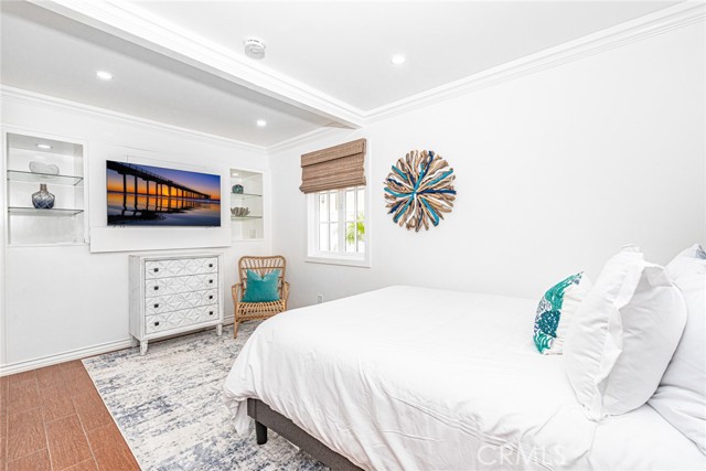 Detail Gallery Image 31 of 41 For 3717 Channel Pl, Newport Beach,  CA 92663 - 4 Beds | 2/1 Baths