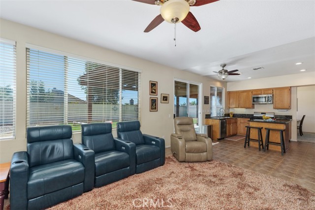 Detail Gallery Image 9 of 33 For 39908 Candy Apple Way, Murrieta,  CA 92562 - 4 Beds | 2/1 Baths