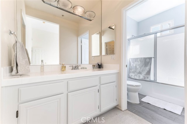 Detail Gallery Image 37 of 64 For 5220 #228 Premiere Hills Cir #228,  Woodland Hills,  CA 91364 - 2 Beds | 2/1 Baths