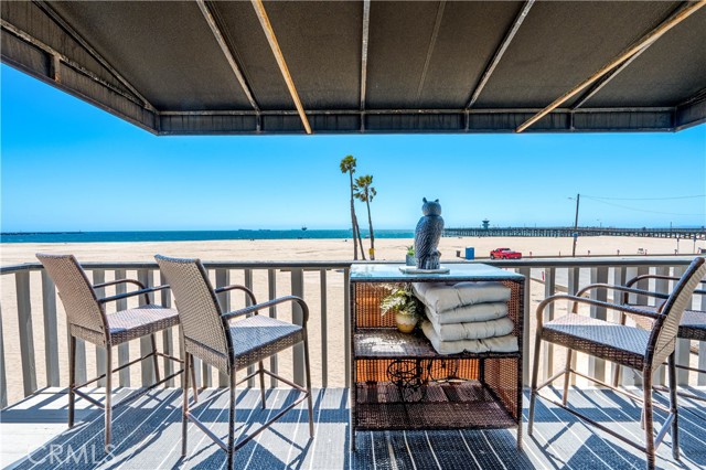 1003 Seal Way, Seal Beach CA: https://media.crmls.org/medias/f958a207-0373-403c-96e5-fbb3c41d1dc1.jpg