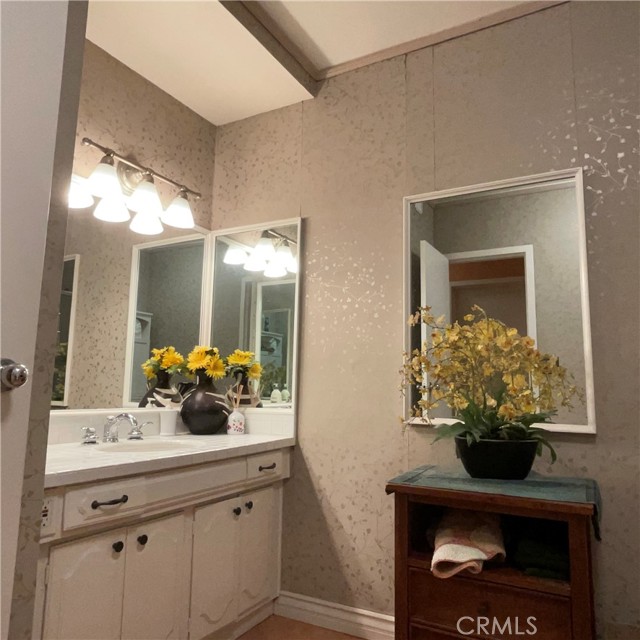 2620 2nd Avenue, San Diego CA: https://media.crmls.org/medias/f9593ca8-dab9-4f3b-8181-3518d348cd95.jpg